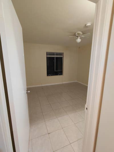 Private Room in Panorama City Main Photo