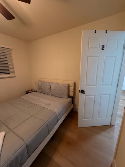 Furnished Room for Rent – All Utilities Included Main Photo