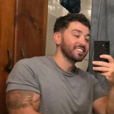 👋 I'm 30. I enjoy the gym, gaming, late ni... Main Photo