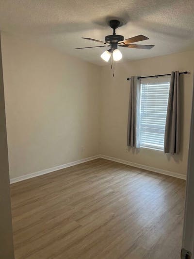 Bedroom in North Lakeland_$mo Main Photo