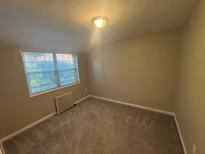 Roommate wanted for garden style apt. in Rosslyn! Main Photo