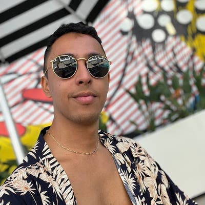 Professional Male seeks a small or large room Main Photo