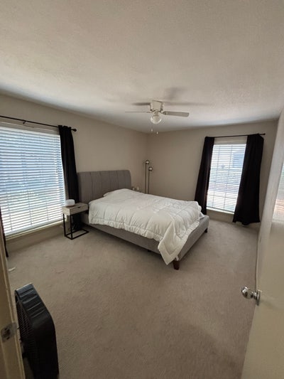 Room in Allandale Main Photo