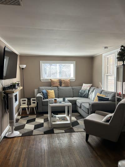 Furnished Room for Students/Professionals Main Photo