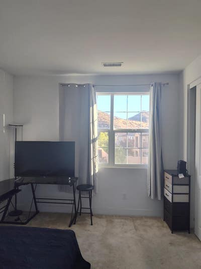 Fully furnished room Main Photo