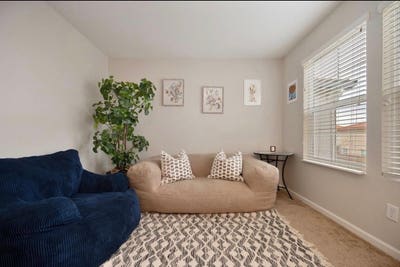 Charming Home Away from Home in Sought_After Capi Main Photo