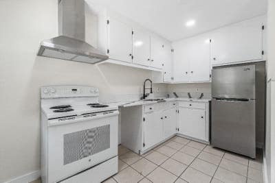Newly Renovated_Bright 1 Bed Bath Main Photo