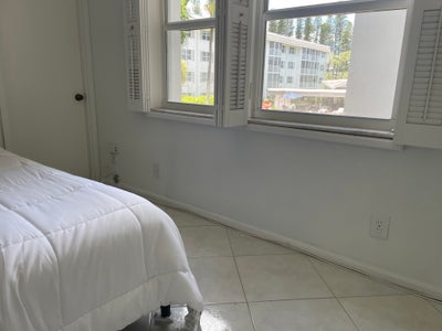 Beautiful Boca Raton, furnished room  Main Photo