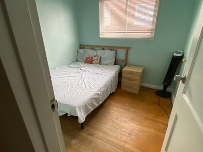 Cozy Room in Friendly Co-Living House Main Photo