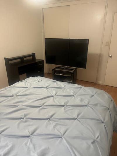 Fully Furnished Bedroom with Utilities Included Main Photo