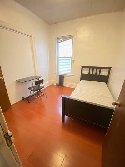 Large Room | 10 Mins Walk to Subway | Girl Roommat Main Photo