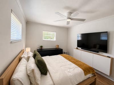 Private Room in Pool Home + Home Gym Main Photo