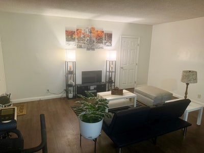 2 Bedroom Apartment - 1 Room Available Near USC Main Photo