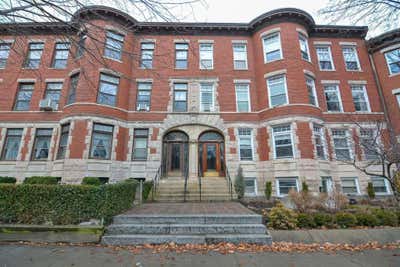 Private Room + FREE Parking - 2BR Apt - Beacon St  Main Photo