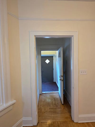 Cozy 1 Bed 1 Bath Apartment on E Brady St_Availabl Main Photo