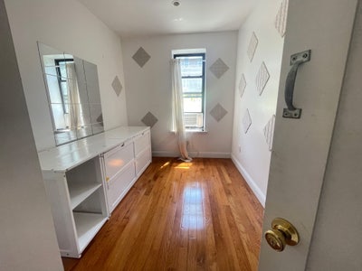 Small room in Washington Heights  Main Photo