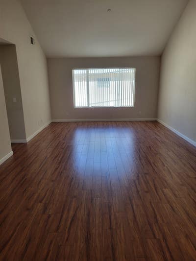 Roommate for 2 bed/2 bath Valley Village  Main Photo