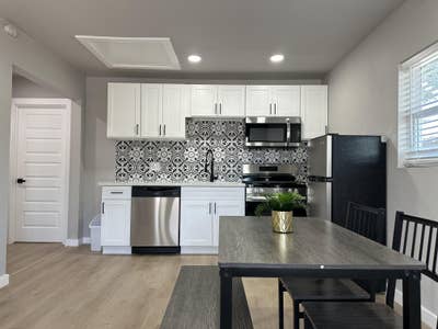 Just Remodeled Houston Duplex  with Full Kitchen & Main Photo