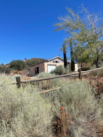 Amazing Room talk on a secluded Ranch Main Photo