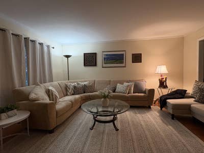 Private bedroom in beautiful neighborhood Main Photo