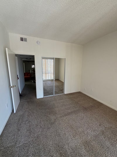 Room Toluca Lake with Private Bathroom + Parking Main Photo