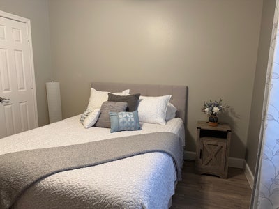 Furnished room with private bath in NW Houston Main Photo