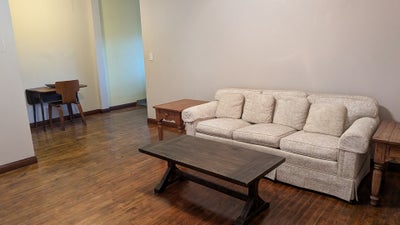 One bedroom condo living by yourself  Main Photo