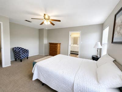 Quiet Private Room in 78251 Home – All Bills Paid Main Photo