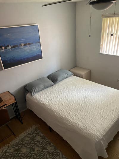 Clean Comfy Room for rent Main Photo