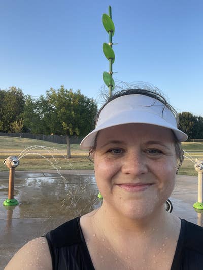 38 yr-old single woman needs her own space :P Main Photo