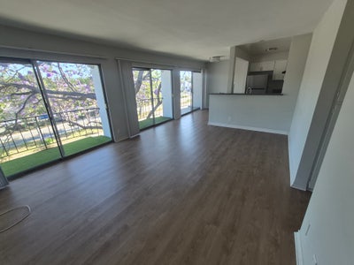 1 bed/bth...Great deal/Great Area!! Main Photo