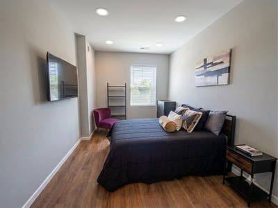 Quiet 3rd_Floor Oasis with Shared Bathroom_ Perfe Main Photo