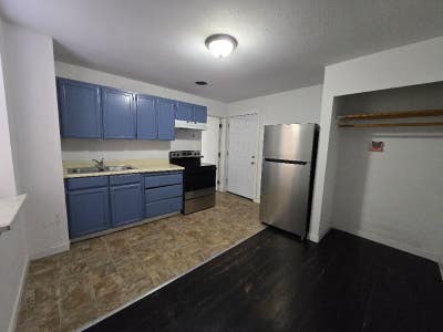 1 Bedroom Apartment in Historic Downtown Main Photo