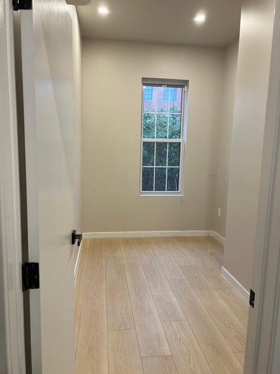 $1,163 Room in Ridgewood | Oct. 1 Lease Takeover | Main Photo