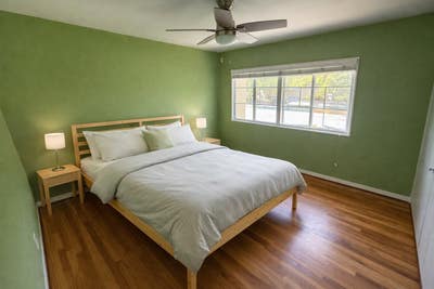 Room for rent in 2 bedroom townhouse  Main Photo