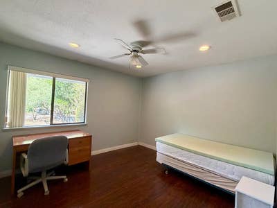 1000 ft to CSUF furnished bedroom Main Photo