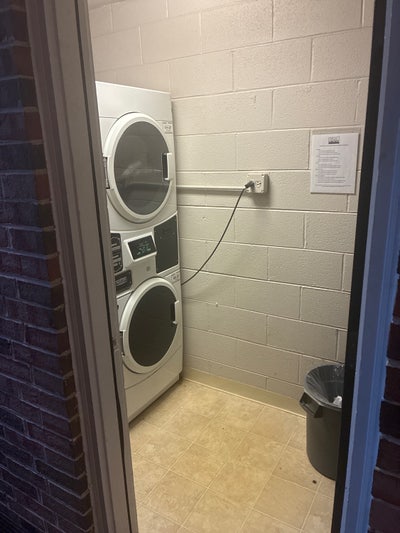 Looking for a female roommate ! :)  Main Photo