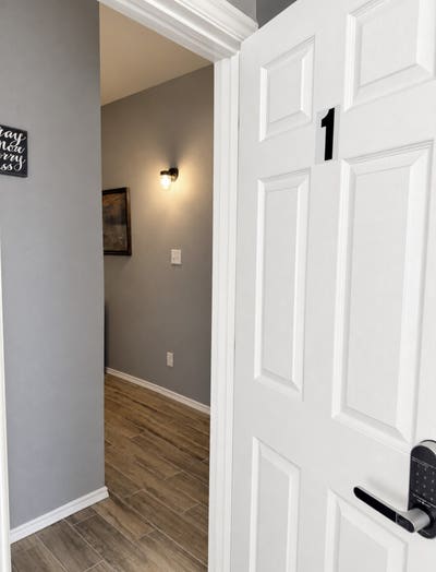 Cozy Furnished Room Near Love Field & Medical Dis Main Photo
