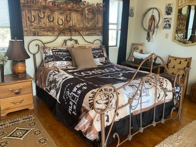 Cowboy Cabin Private! Fully furnished Includes uti Main Photo