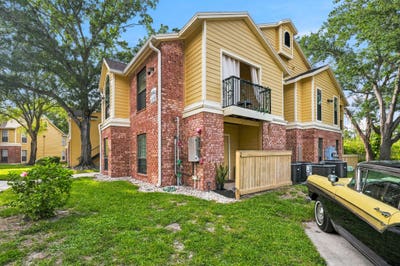 Welcome Home to Mallard Reserve! Community Pool &  Main Photo