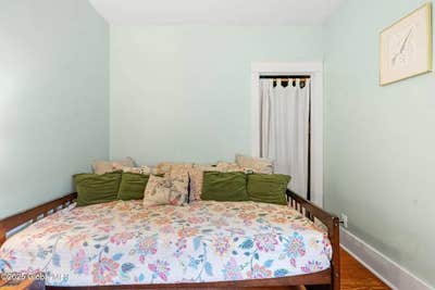 Lovely Private room with shared bathroom Main Photo
