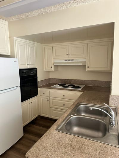 CALL or Come by! Downstairs 1bd apt_month_to_month Main Photo