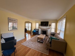 Quiet Dearborn Furnished Rental close 2 hospitals Main Photo