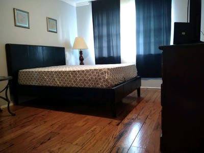 Nice large Vintage room for rent Main Photo