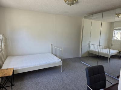 $1,700 Private room + bath quiet ADU near SMC Main Photo