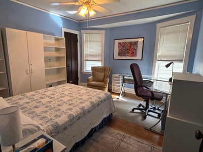 Furnished room for rent near transit in Oak Park. Main Photo