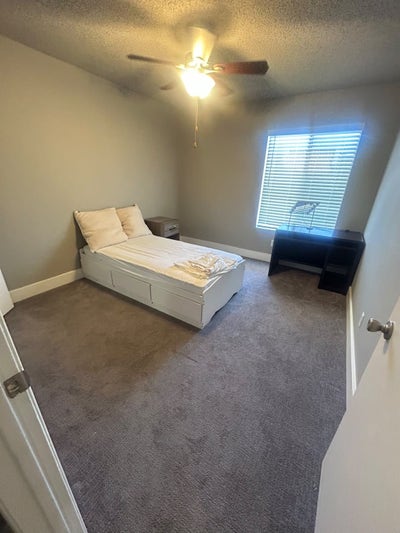 Looking for a lease takeover Main Photo