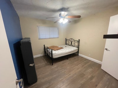 Cute room in house Main Photo
