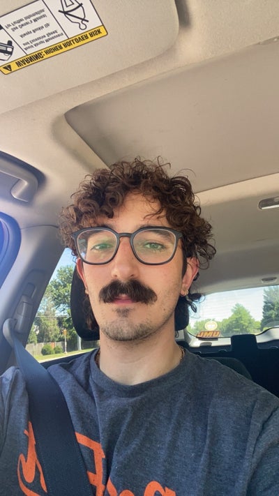 Young Professional looking for a place! Main Photo