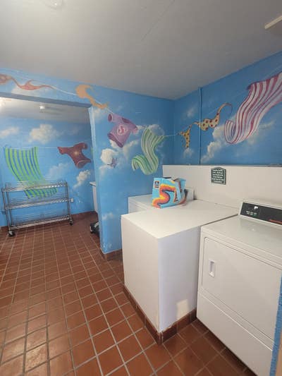 Studio-efficiency/private bath & entrance Main Photo